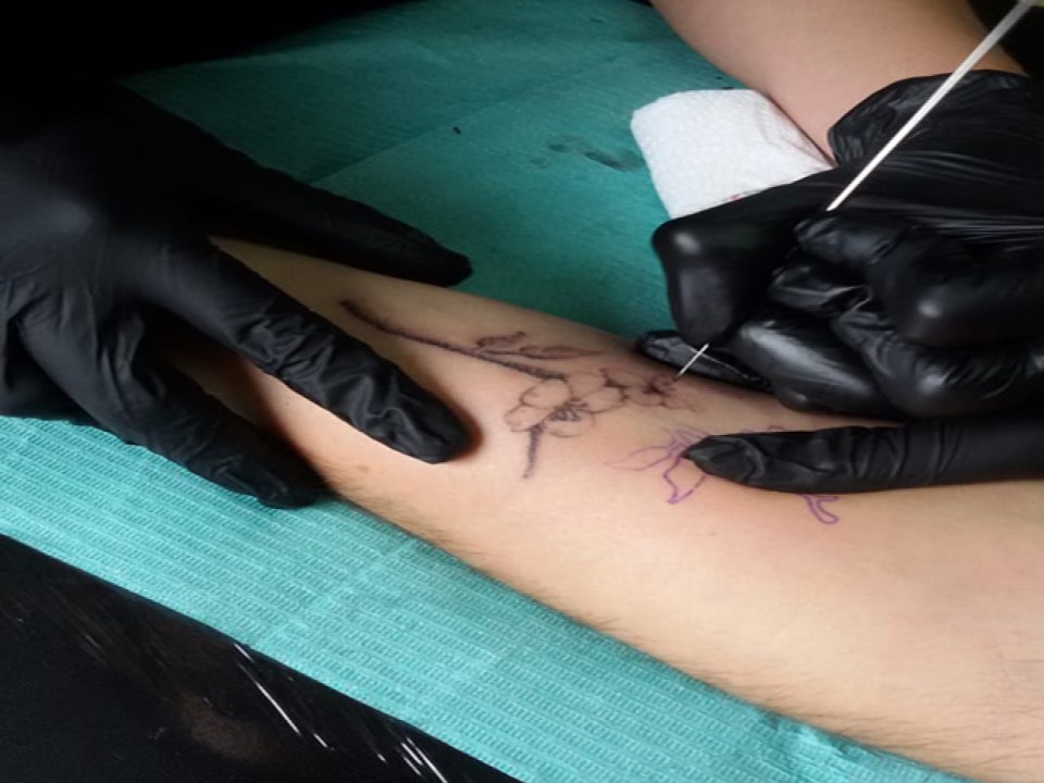 Hand Poke