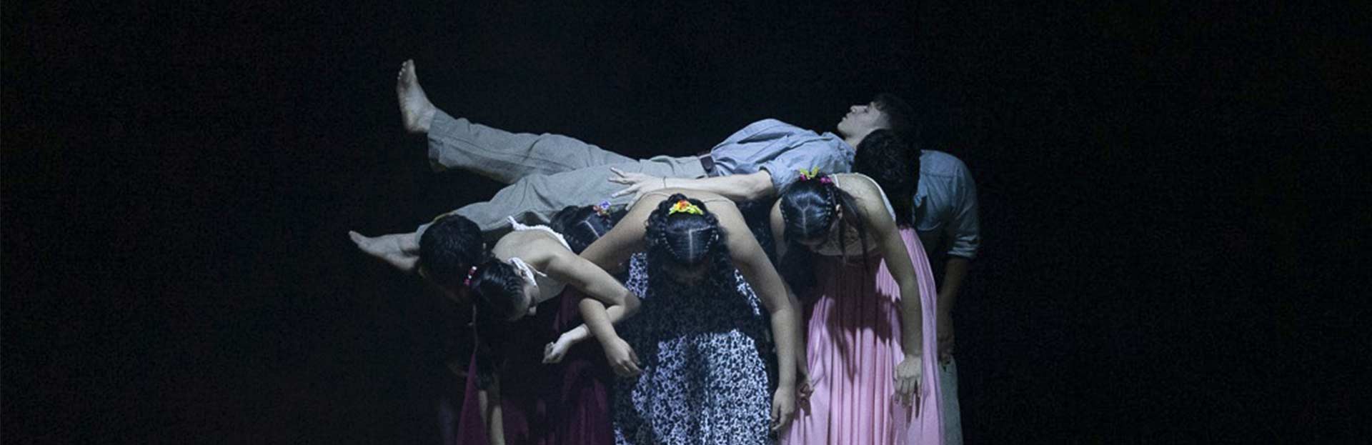 Estar en la lluvia con el alma | Ciclo Folklore y graduadxs en escena