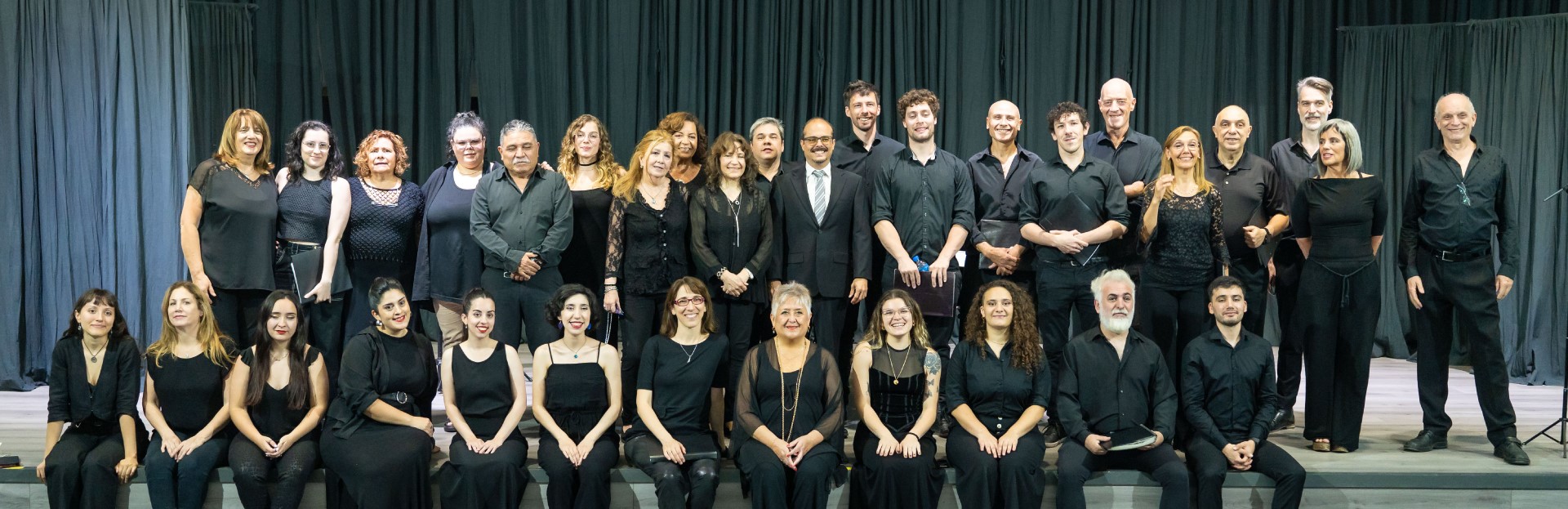 Coro “Carlos López Buchardo” junto al Coral Pilar St. John’s