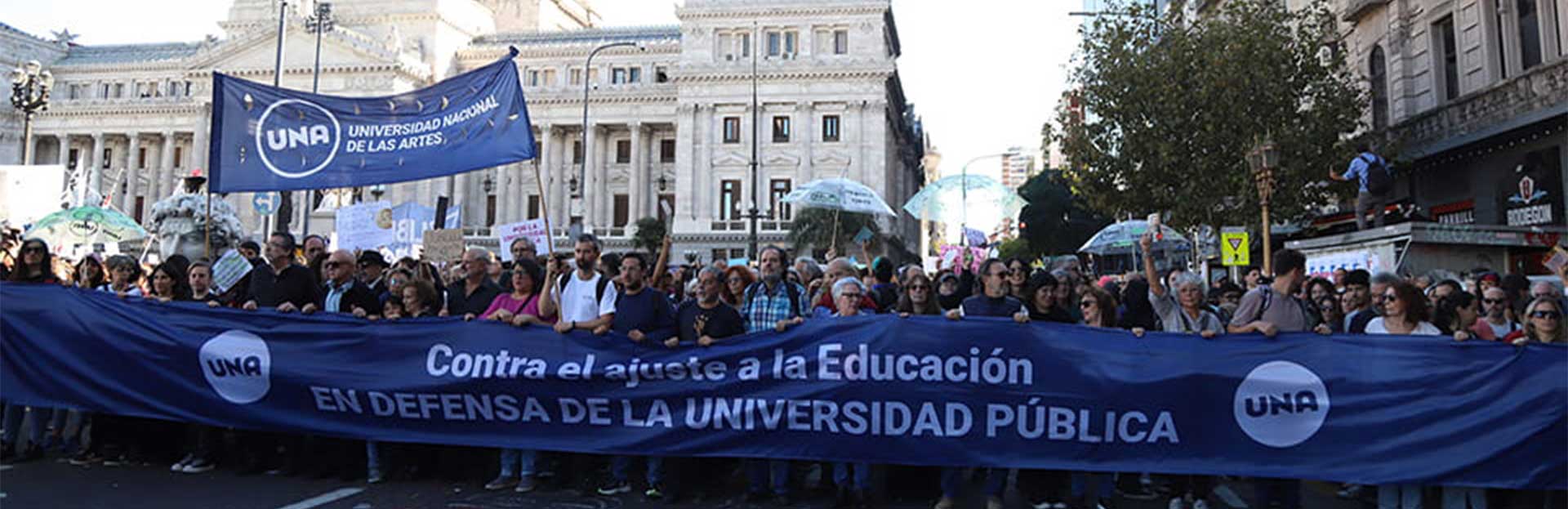 Llenamos las calles en defensa de la Universidad Pública
